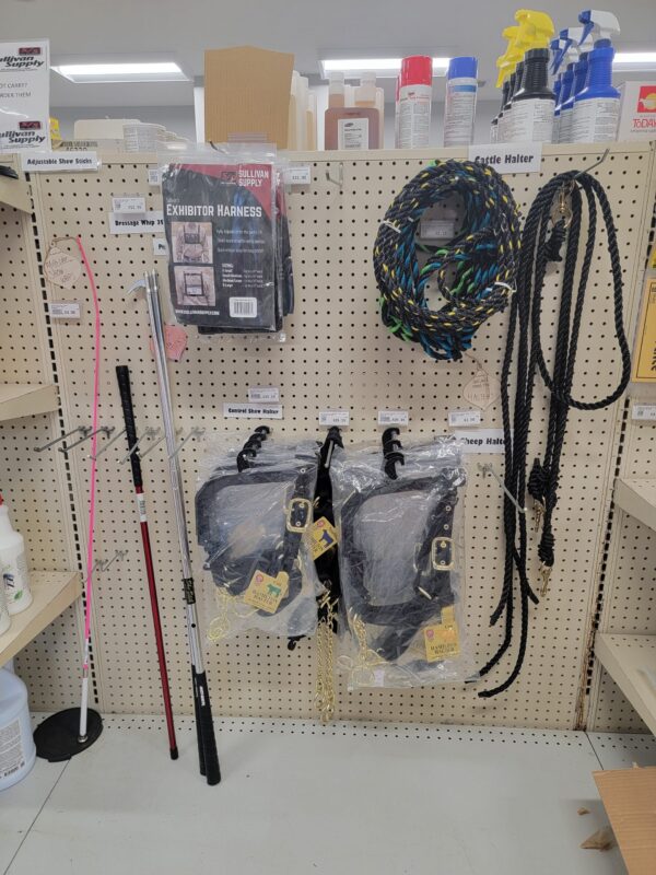 Halters, Show Sticks, Hog Whips Grooming Supplies